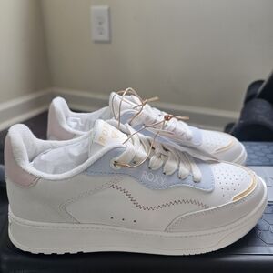 Roxy Women's White, Pink, and Blue Sneakers